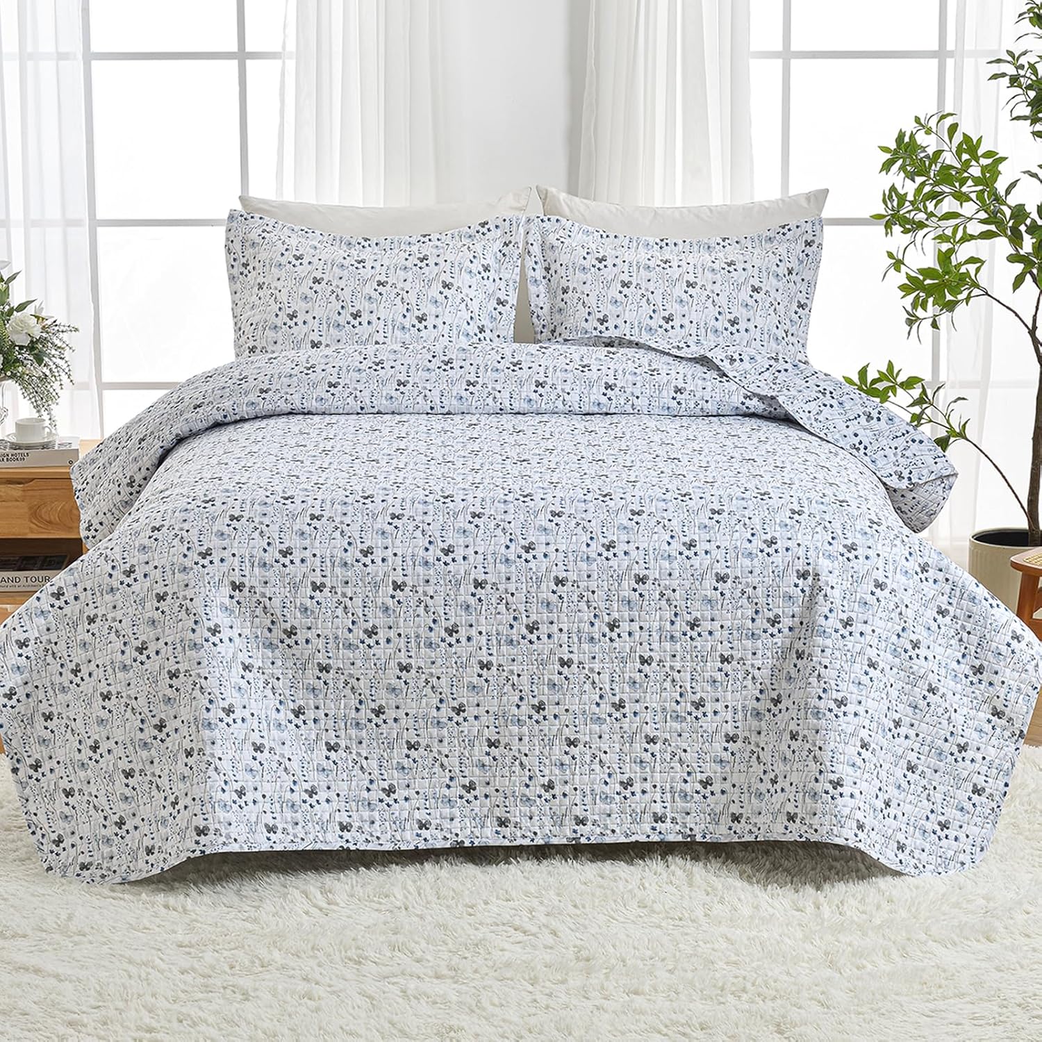 HollyHOME 3 Pieces Reversible Quilt Set, Ink Wash Butterfly Floral Design Microfiber Bedspread Bed Cover for All Season, Includes 1 Quilt, 2 Pillow Shams (Full/Queen, 86"x96")