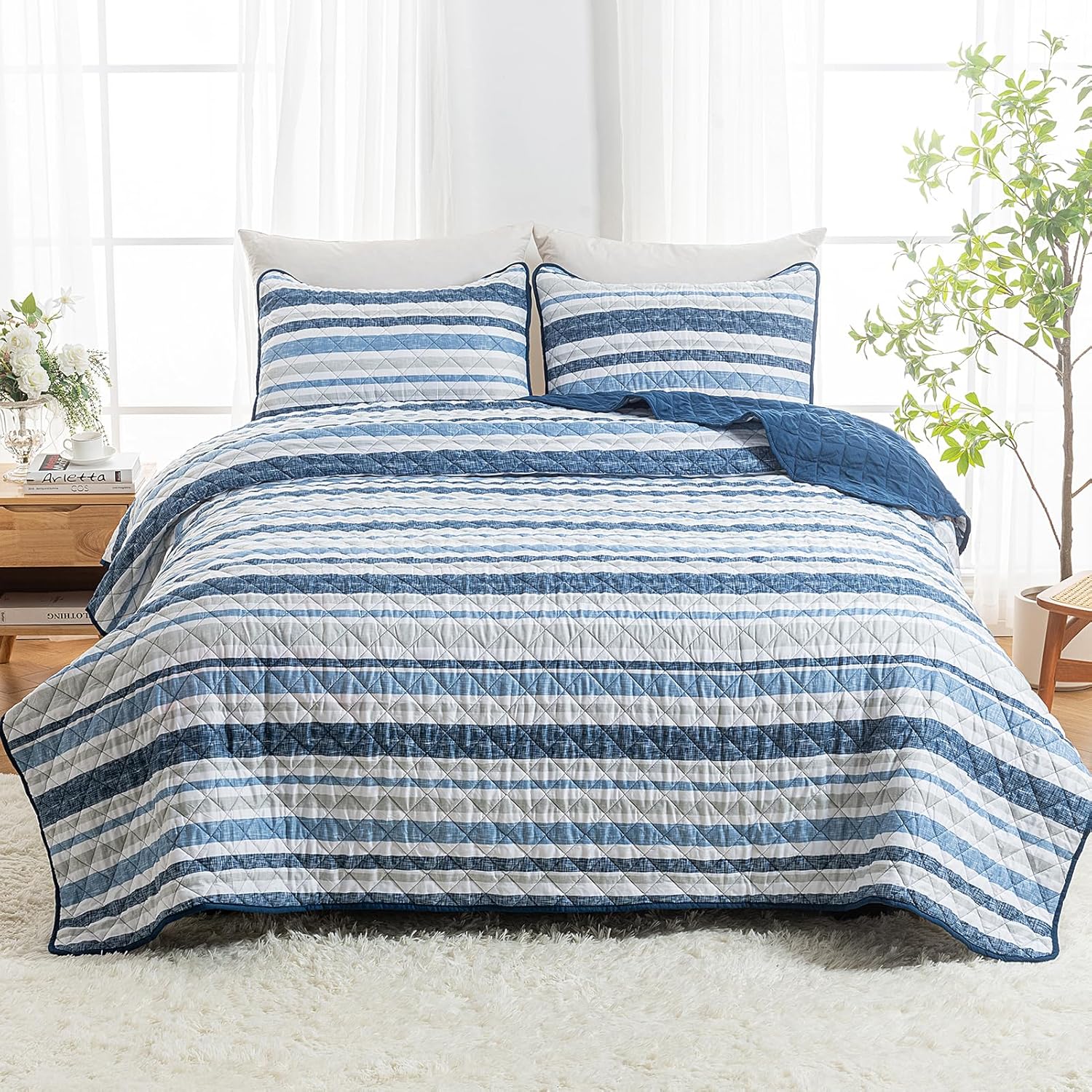 HollyHOME 3 Pieces Reversible Quilt Set, Blue Stripes Design Microfiber Bedspread Bed Cover for All Season, Includes 1 Quilt, 2 Pillow Shams (King, 102"x96")