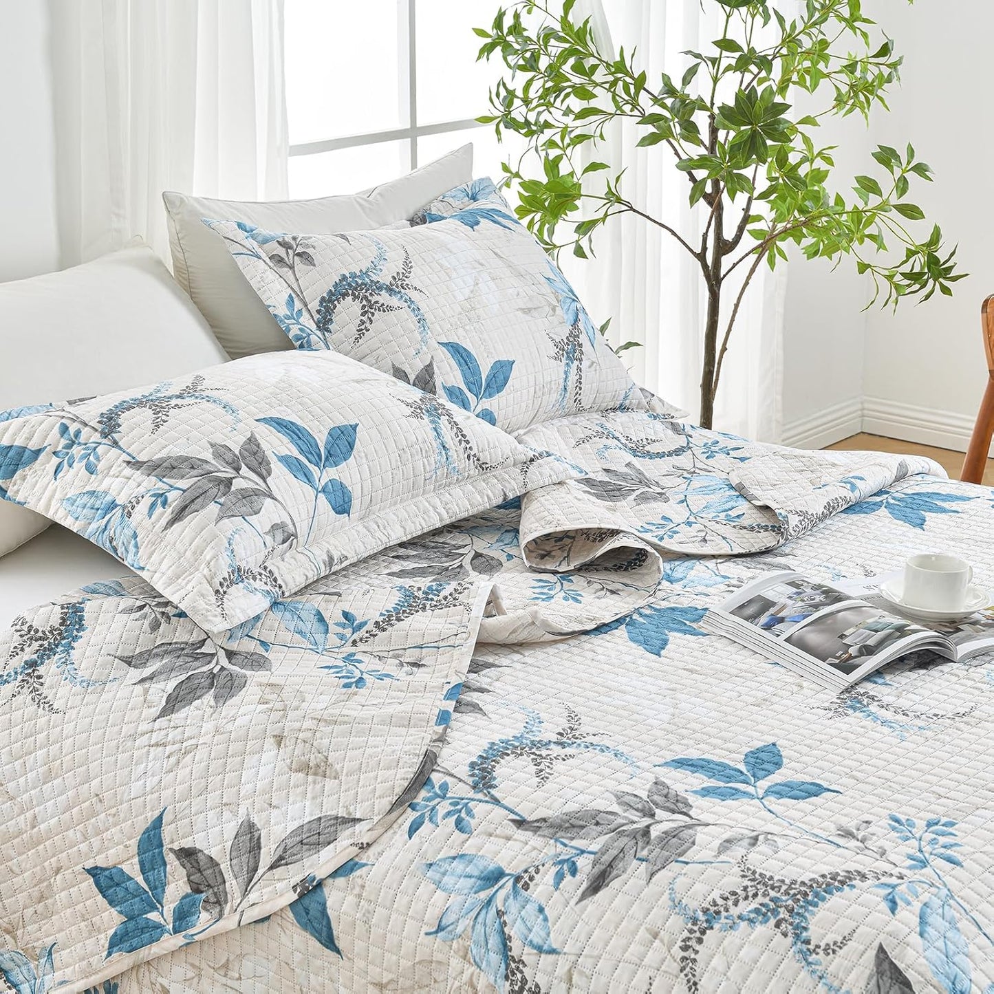 HollyHOME 3 Pieces King Size Quilt Sets with Teal and Gray Leaves Design Bedspread Bed Cover, Includes 1 Quilt, 2 Pillow Shams (King, 102"x96")