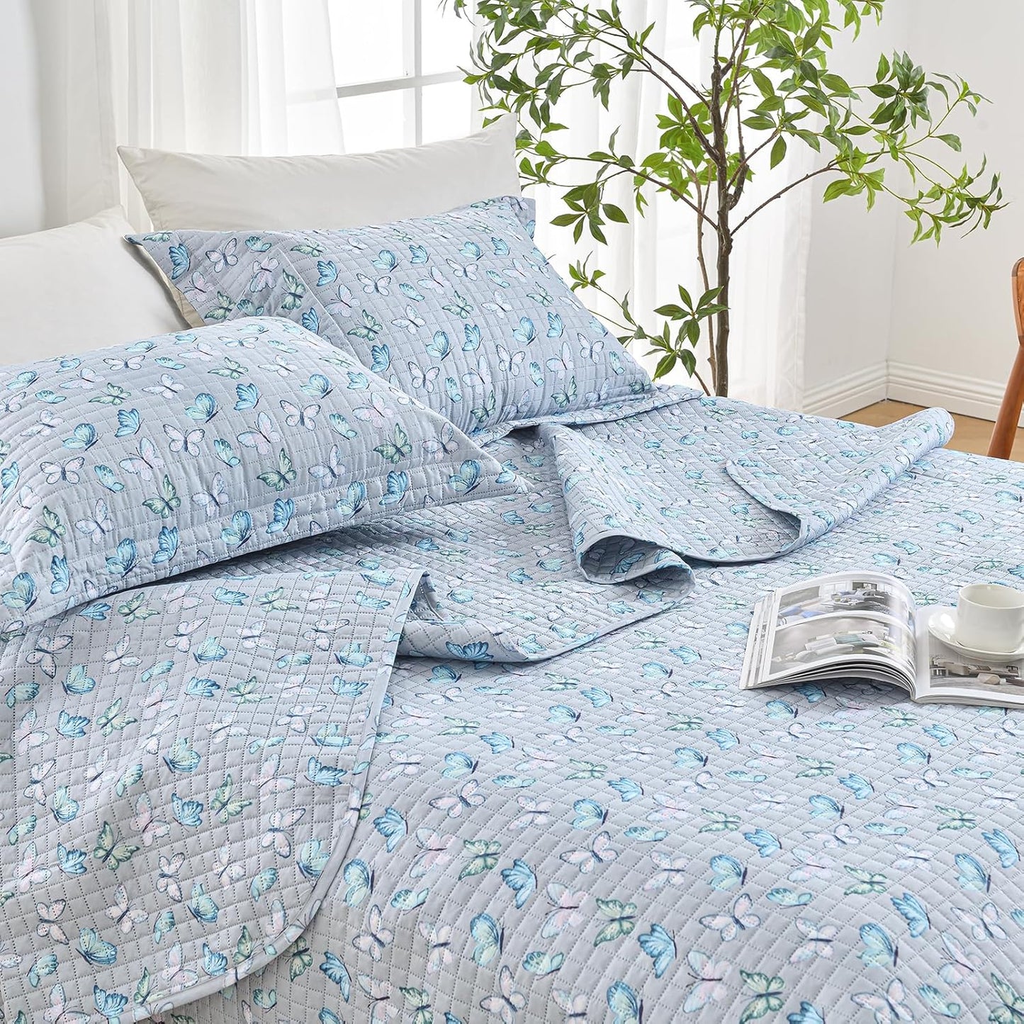 HollyHOME 3 Pieces King Size Quilt Sets with Teal and Gray Leaves Design Bedspread Bed Cover, Includes 1 Quilt, 2 Pillow Shams (King, 102"x96")