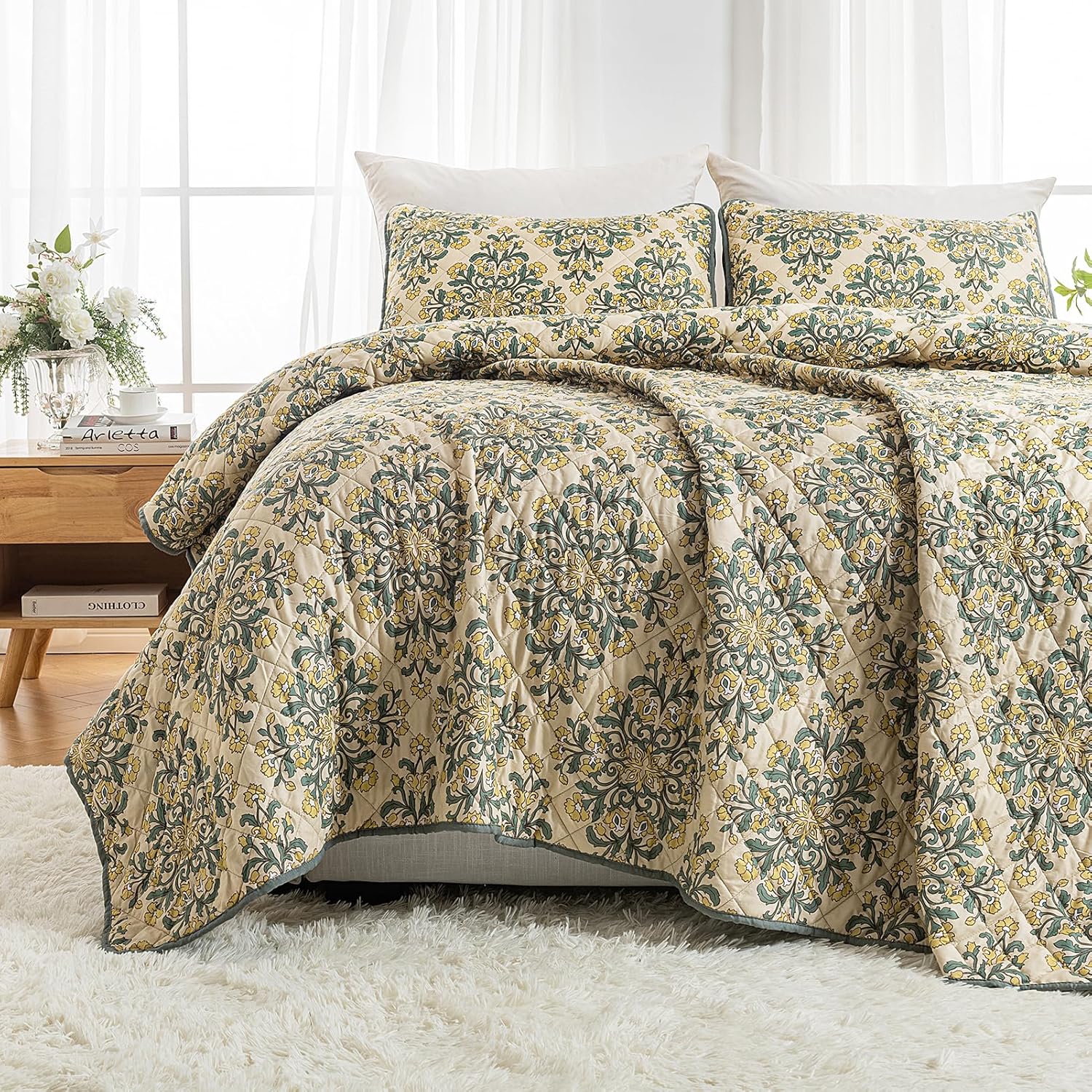 HollyHOME Yellow Flowers 3 Pieces King Size Quilt Sets with Yellow Floral on Brown Design Bedspread Bed Cover, Includes 1 Quilt, 2 Pillow Shams (King, 102"x96")