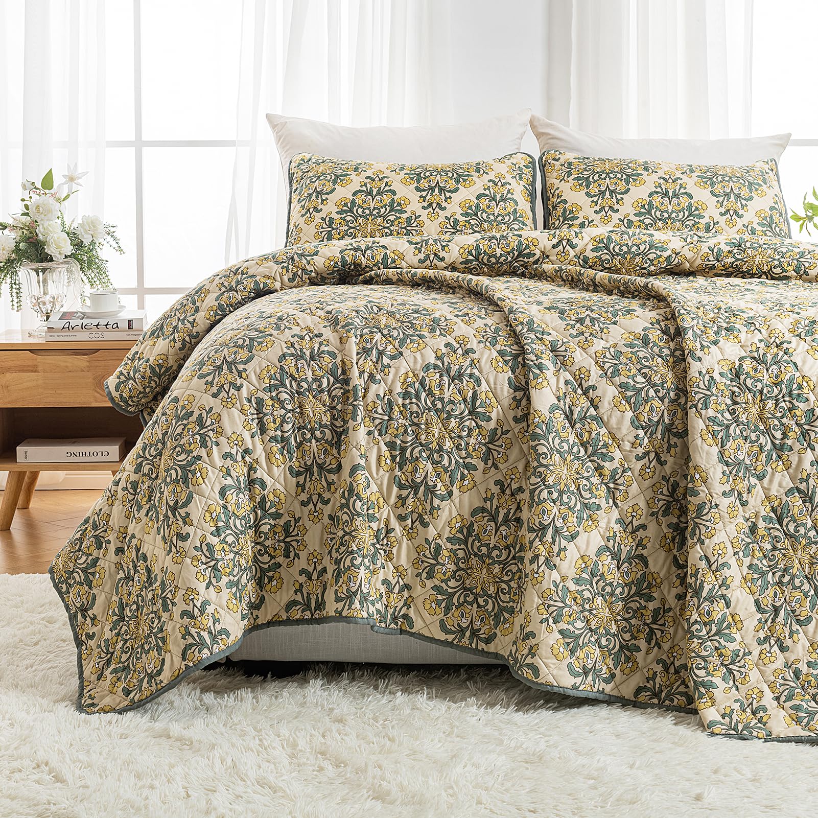 HollyHOME Yellow Flowers 3 Pieces King Size Quilt Sets with Yellow Floral on Brown Design Bedspread Bed Cover, Includes 1 Quilt, 2 Pillow Shams (King, 102"x96")